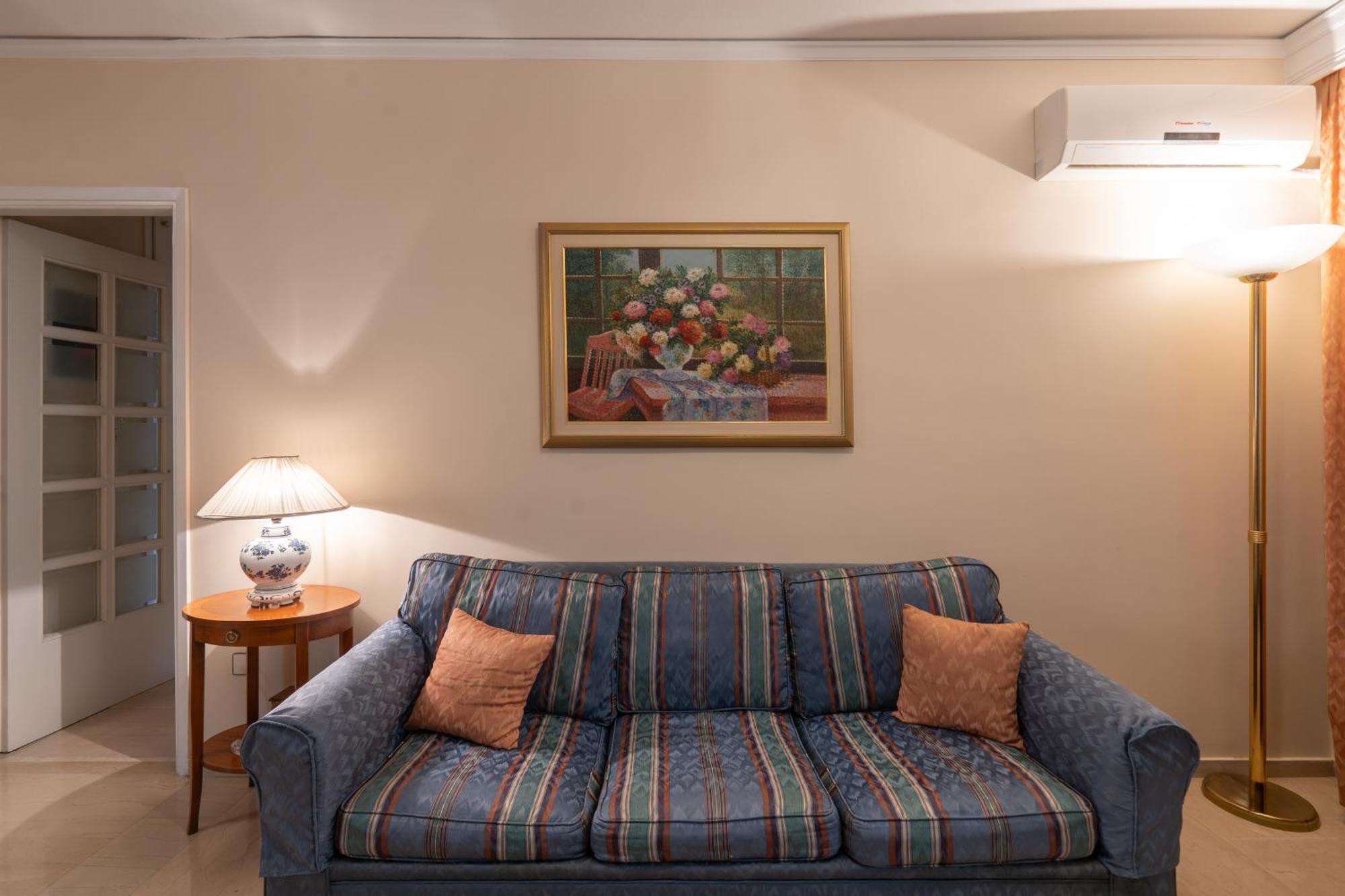 Thissio Family Apartment Athens Exterior photo
